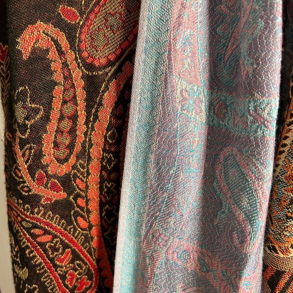 5 Piece Assortment of Scarves - Picture 2 of 4